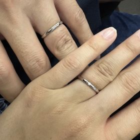 【アイプリモ(I-PRIMO)の口コミ】 男性の方は無地のシンプル、プラチナの指輪。女性の方はシンプルでダイヤ…