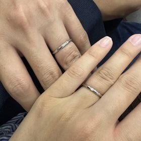 【アイプリモ(I-PRIMO)の口コミ】 男性側は、シンプルな指輪にしました。女性側は、ダイヤの特徴が出るよう…