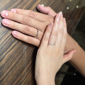 【Quand de Mariage(クワンドゥマリアージュ)】の口コミ 結婚指輪を探していく中で、こちらの指輪に一目惚れしました。どの角度から...