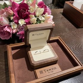 【TANZO.(鍛造指輪)の口コミ】 様々な指輪のテイストが選べたり、ストーンの大きさや位置もオーダーメイ…
