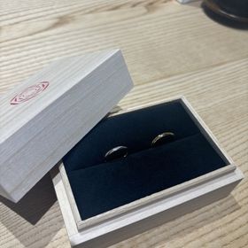 【出雲結(いずもゆい)の口コミ】 私がプラチナで彼がイエローゴールドの指輪にしました。
ペアではあります…