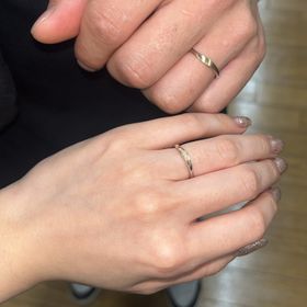 【nocur(ノクル)の口コミ】 価格も良心的で素敵なデザインです。
シンプルだけどデザイン性のある指輪…