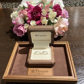 【TANZO.(鍛造指輪)の口コミ】 私→表面の加工がマットとツヤの2種類をオ-ダ-
旦那→表面アイス…