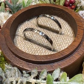 【鎌倉彫金工房の口コミ】 まずはサンプルを実際に見て触って、決めていきます。スタッフの方から、…