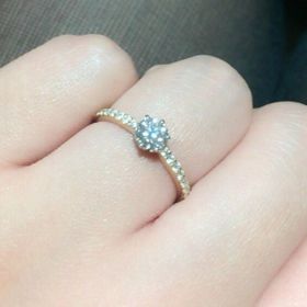 【Love Bond(ラブボンド)の口コミ】 ゴールドとプラチナのコンビがとても素敵でかわいいです。華奢だけれど、…