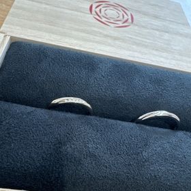 【出雲結(いずもゆい)の口コミ】 ダイヤモンドが斜めに入ってとても素敵なデザインで、色も自分の好きな色…