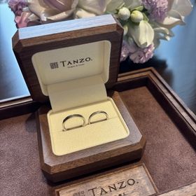 【TANZO.(鍛造指輪)の口コミ】 鍛造製法で魅力的なお店で
色や形から自分たちで選択し決めました。
仕上…