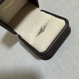 【宝寿堂(ほうじゅどう)の口コミ】 指輪の台座に関してはシンプルでかわいいよりはキレイな物を選びました。
…