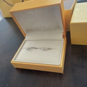 【ケイウノ ブライダル(K.UNO BRIDAL)の口コミ】 こんかい購入させていただいた指輪「ルミナーレ」は二種の金属を入り混ぜ…