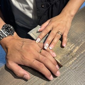 【鎌倉彫金工房の口コミ】 いくつかの種類、形状などを選べ選択肢の幅が広いです！
そこに石の種類も…