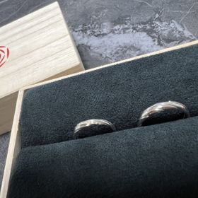 【出雲結(いずもゆい)の口コミ】 指輪は届いた際、「出雲結」のマークが書かれている素敵な木箱に入ってお…