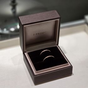 【アイプリモ(I-PRIMO)の口コミ】 シンプル且つ、ダイヤは控えめでありつつもしっかりと主張してくれるまと…