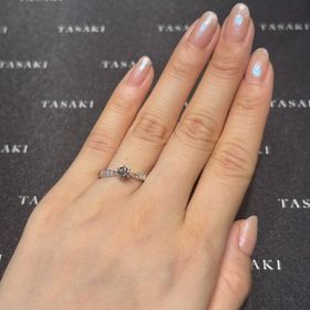 【TASAKI(タサキ)の口コミ】 ピアチェーレのダイヤモンドの美しく見える中心に向うデザインが素敵。パ…