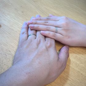 【アイプリモ(I-PRIMO)の口コミ】 アイプリモで結婚指輪を購入。つけ心地がとても滑らかで、長時間つけてい…