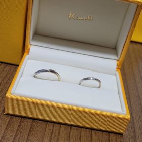 【ケイウノ ブライダル(K.UNO BRIDAL)の口コミ】 ウェーブ型のシルバーとゴールドの織り交ぜかたが素敵なコンビネーション…