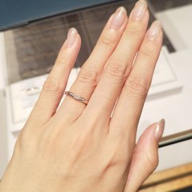 【銀座ダイヤモンドシライシの口コミ】 デザインも豊富で悩んでしまいますが店員さんがじっくり相談に乗ってくれ…