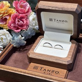 【TANZO.(鍛造指輪)の口コミ】 シンプルで丈夫な指輪が欲しかったので、理想の指輪を購入することができ…
