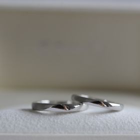 【CRAFY(クラフィ)の口コミ】 削って磨いて自分たちで好みのデザインに仕上げました。正面をキラキラと…