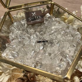 【Smith(工房スミス)札幌店】の口コミ 指輪のデザインは洗練されたデザインが印象的で、全体的に細身で無駄のない...