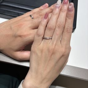 【ラザール ダイヤモンド(LAZARE DIAMOND)の口コミ】 重ね付けができるシンプルなデザインで探していましたが、ダイヤモンドが…