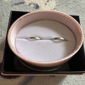 【insembre(インセンブレ)の口コミ】 派手すぎずシンプルで普段から着用しやすい
あまり表面にツヤがあるのが嫌…