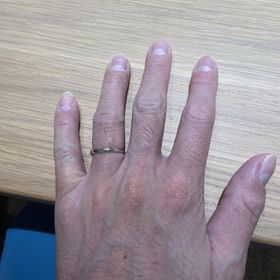 【TOMOE(トモエ)の口コミ】 とってもシンプルで綺麗でそれなりの価格でよかったと思いました。ウェー…