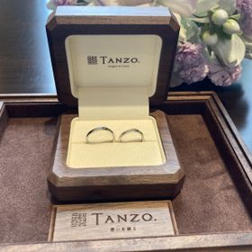 【TANZO.(鍛造指輪)の口コミ】 指輪の素材、リングの太さや加工の有無、石の入れ方、刻印など、ふたりで…