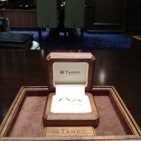 【TANZO.(鍛造指輪)の口コミ】 指輪について全然知識がなかったのですが、リング自体、加工など様々な組…