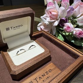 【TANZO.(鍛造指輪)の口コミ】 　ふたつの指輪のデザインは同じものにしつつ、加工内容を変えてみました…