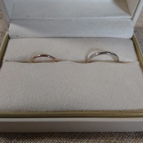 【ヴァンドーム青山(VENDOME AOYAMA)の口コミ】 とくにこだわりはなく、華奢なシンプルなものを探しており、知っている色…