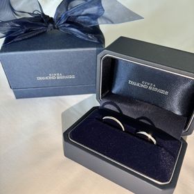 【銀座ダイヤモンドシライシの口コミ】 ハーフエタニティで、斜めに石が着いているので、正面はもちらん、自分か…