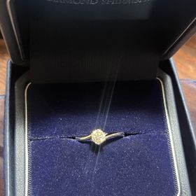 【銀座ダイヤモンドシライシの口コミ】 ダイヤがとても綺麗なので、シンプルな指輪にしました。ダイヤモンドシラ…