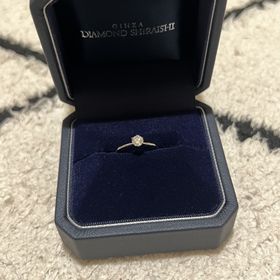 【銀座ダイヤモンドシライシの口コミ】 ダイヤモンドへのこだわりが購入の決め手でした。

たくさんの種類があり…