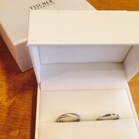 【FISCHER(フィッシャー)の口コミ】 夫の方がこだわりが強く、つけたときに違和感がないもの、リングのデザイ…