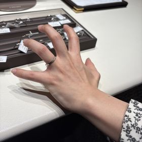 【アイプリモ(I-PRIMO)の口コミ】 指になじむ優しい着け心地と、手元を美しく引き立てる繊細な曲線美が魅力…