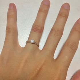 【銀座ダイヤモンドシライシの口コミ】 ダイアモンドに一目惚れして決めました！
何店舗か回った中で、一番ダイア…