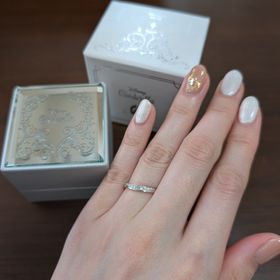 【Disney Cinderella(ディズニー シンデレラ)】の口コミ シンデレラ公式コラボの指輪です。真ん中にブルーダイヤモンドが入っている...