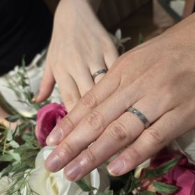 【TANZO.(鍛造指輪)の口コミ】 男性用リングに小さめのダイヤが付いていること
つや消し加工
スターダス…