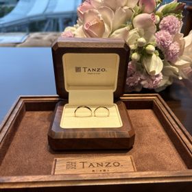 【TANZO.(鍛造指輪)の口コミ】 特に槌目のデザインが2人して惹かれてこだわったポイントです。また色味は…