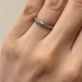 【銀座ダイヤモンドシライシの口コミ】 どの角度からみてもキラキラとしているところ、キラキラすぎるのはあんま…