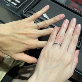 【エクセルコダイヤモンド(EXELCO DIAMOND)の口コミ】 ミルグレインデザインに興味があったため、ミル打ちの指輪の種類を複数見…