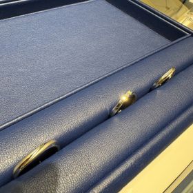 【銀座ダイヤモンドシライシの口コミ】 ダイヤモンドの輝きが暗いところでも綺麗に光り、光に当たるとどの角度か…