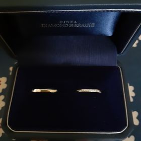 【銀座ダイヤモンドシライシの口コミ】 まず、HPで見た華奢なデザインが気に入って、店頭でつけさせてもらったと…