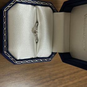 【ヴァンドーム青山(VENDOME AOYAMA)の口コミ】 どんな指にもあって、綺麗に見えます。
いろんな指輪を見ましたが、重ね付…