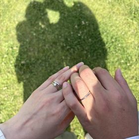 【出雲結(いずもゆい)の口コミ】 指輪のデザインがシンプルで、派手に目立つことがなく、普段使いしやすい…