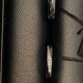 【ラザール ダイヤモンド(LAZARE DIAMOND)の口コミ】 ストレートタイプの指輪を探していました。ダイヤの入っていない指輪にも…