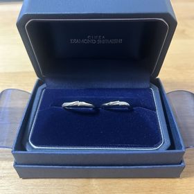 【銀座ダイヤモンドシライシの口コミ】 結婚指輪も婚約指輪と同じエナクロノスにしました。
婚約指輪のエナクロノ…