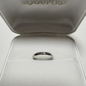 【BONDS(ボンズ)の口コミ】 指輪のオススメポイントは、シンプルで長年使えるデザインという点です。
…