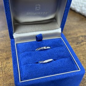 【BRILLIANCE+(ブリリアンスプラス)の口コミ】 シンプルで流行り廃りがないので、ずっとつけていられるデザイン。
ダイヤ…