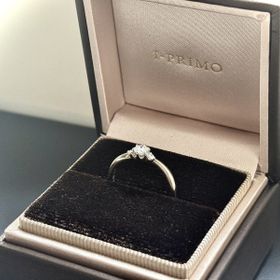 【アイプリモ(I-PRIMO)の口コミ】 婚約者に選んでもらっての購入です。
他店舗のリングも検討しましたが、価…